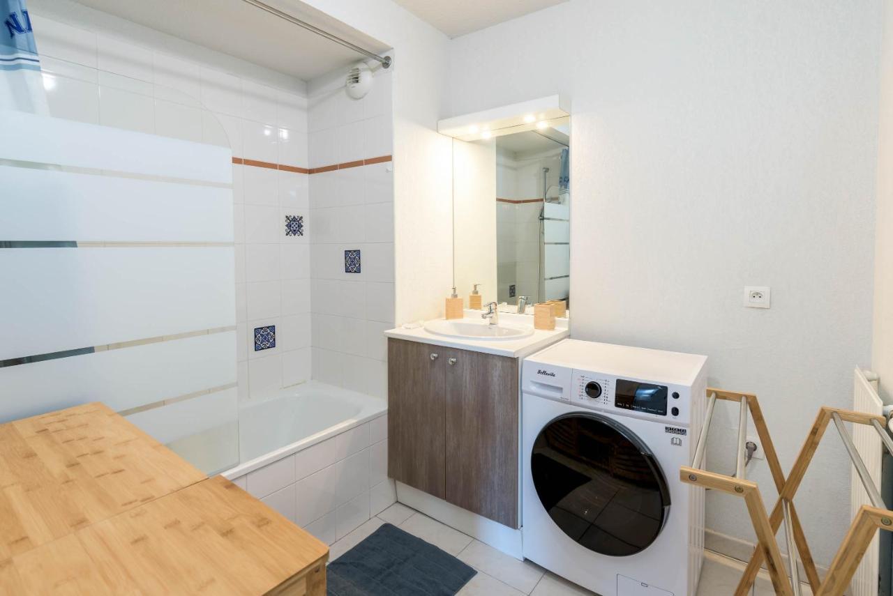 La Loge Du Minotaure, Parking Et Bureaux *